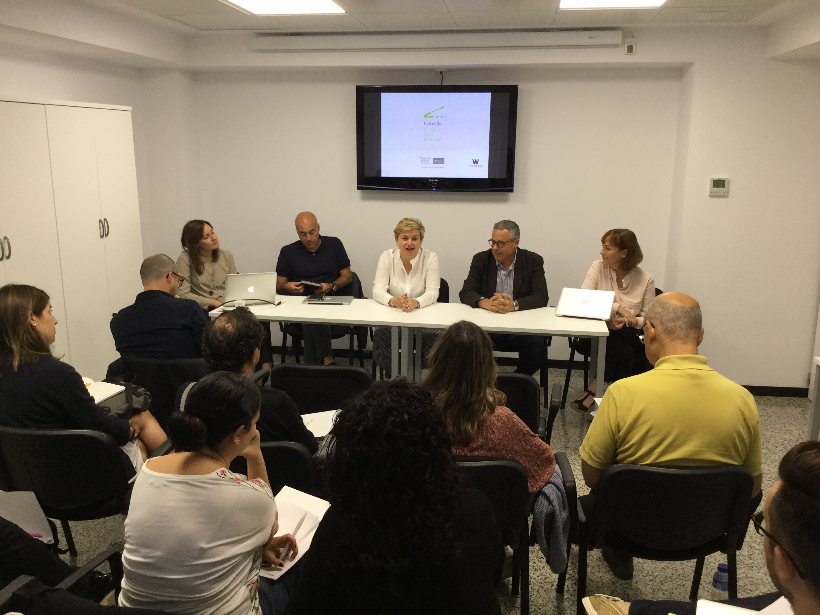 La diputada provincial Pilar Moncho ha obert el curs.