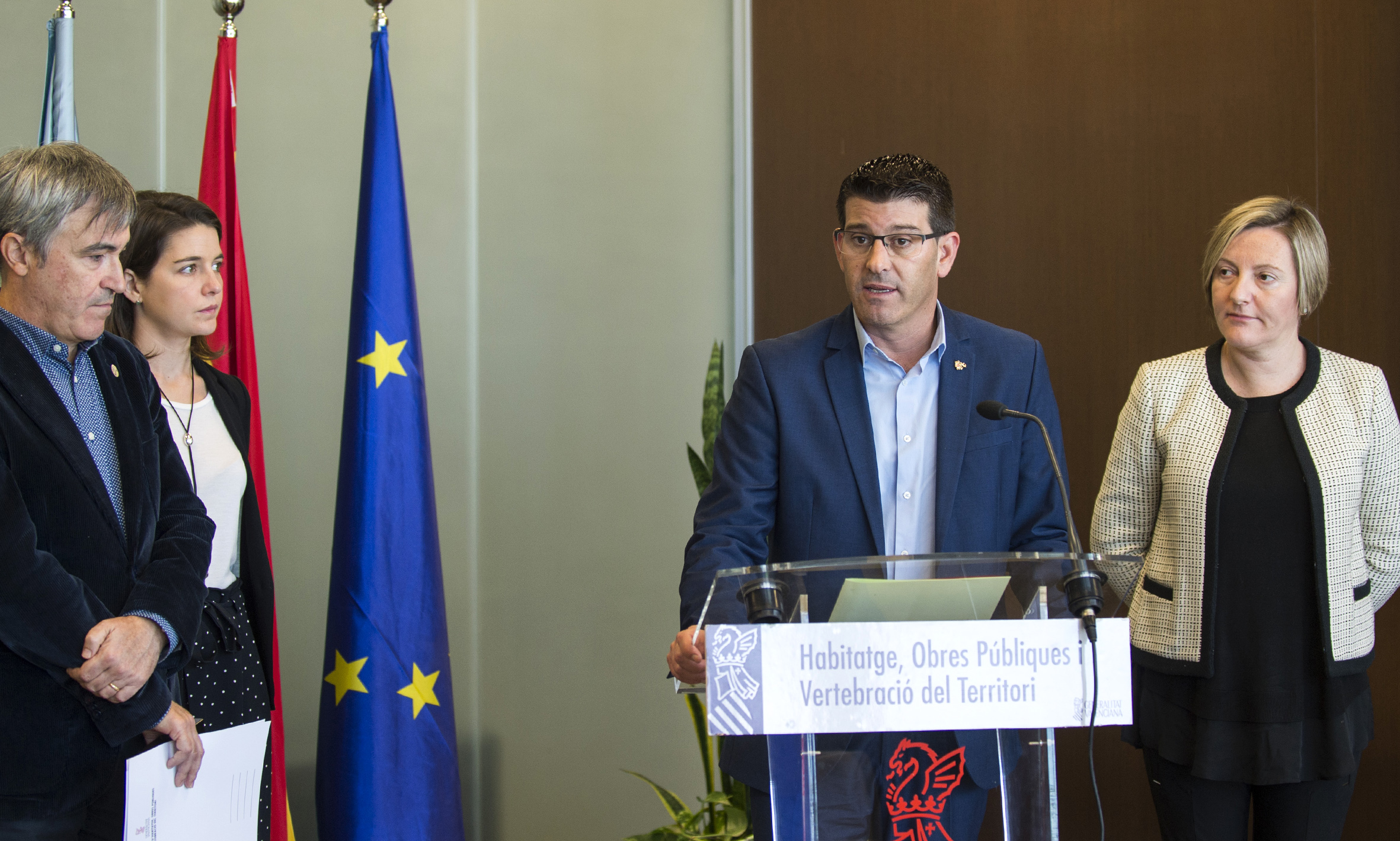 El presidente de la Diputació Jorge Rodríguez, junto a Mª José Salvador, consellera de Vivienda, Obras Públicas y Vertebración del Territorio.