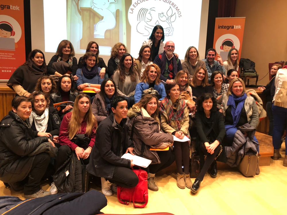 En aquesta jornada van participar docents del CEIP l'Olivera, Centre d'Ensenyament Rivas-Lluna, Col·legi Helios, CEIP El Garbí, CEIP Monte Alegre, CEIP Verge del Carme i l'Institut de l'Eliana.