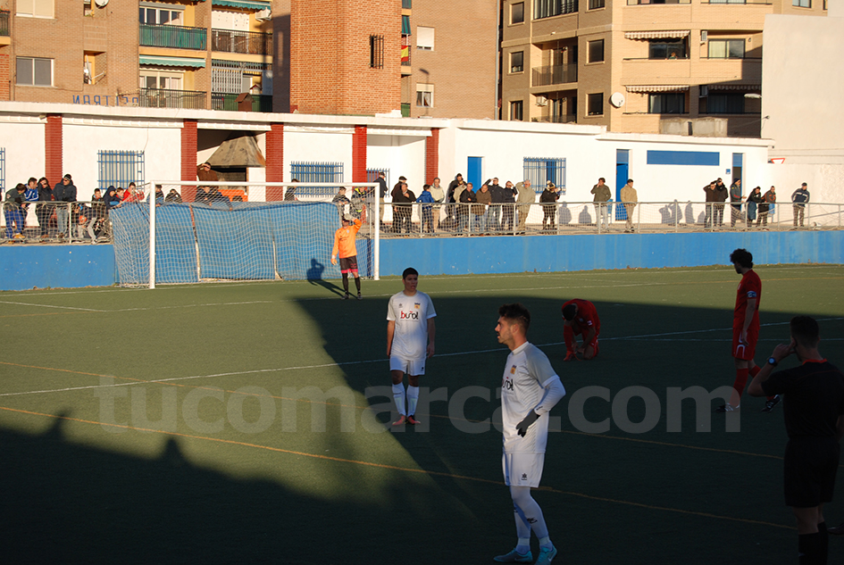 El CD Buñol en su campo, el Beltrán Báguena.