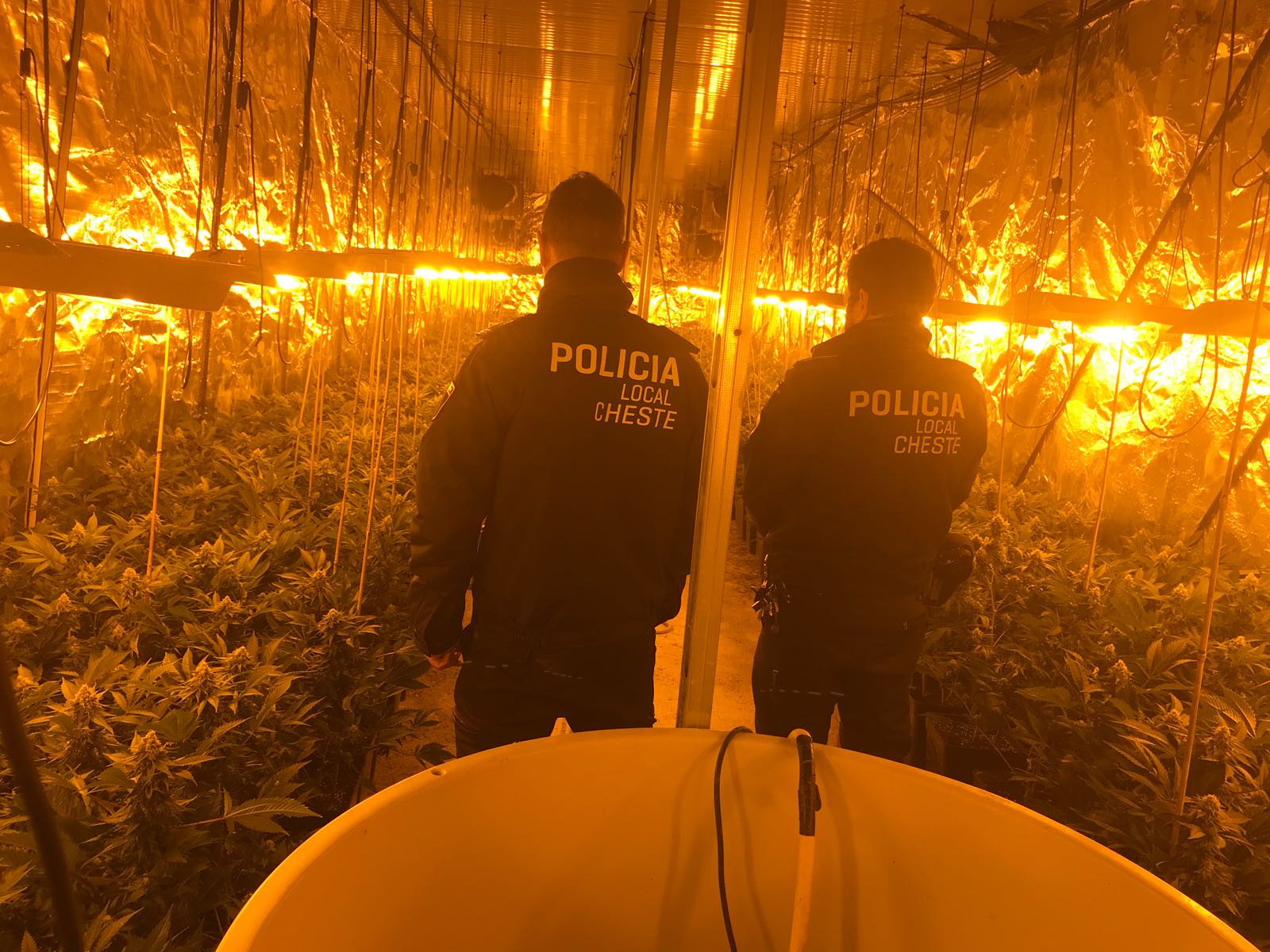 La Policía Local iba acompañada de los guardas rurales de Cheste mientras realizaba esta inspección rutinaria.