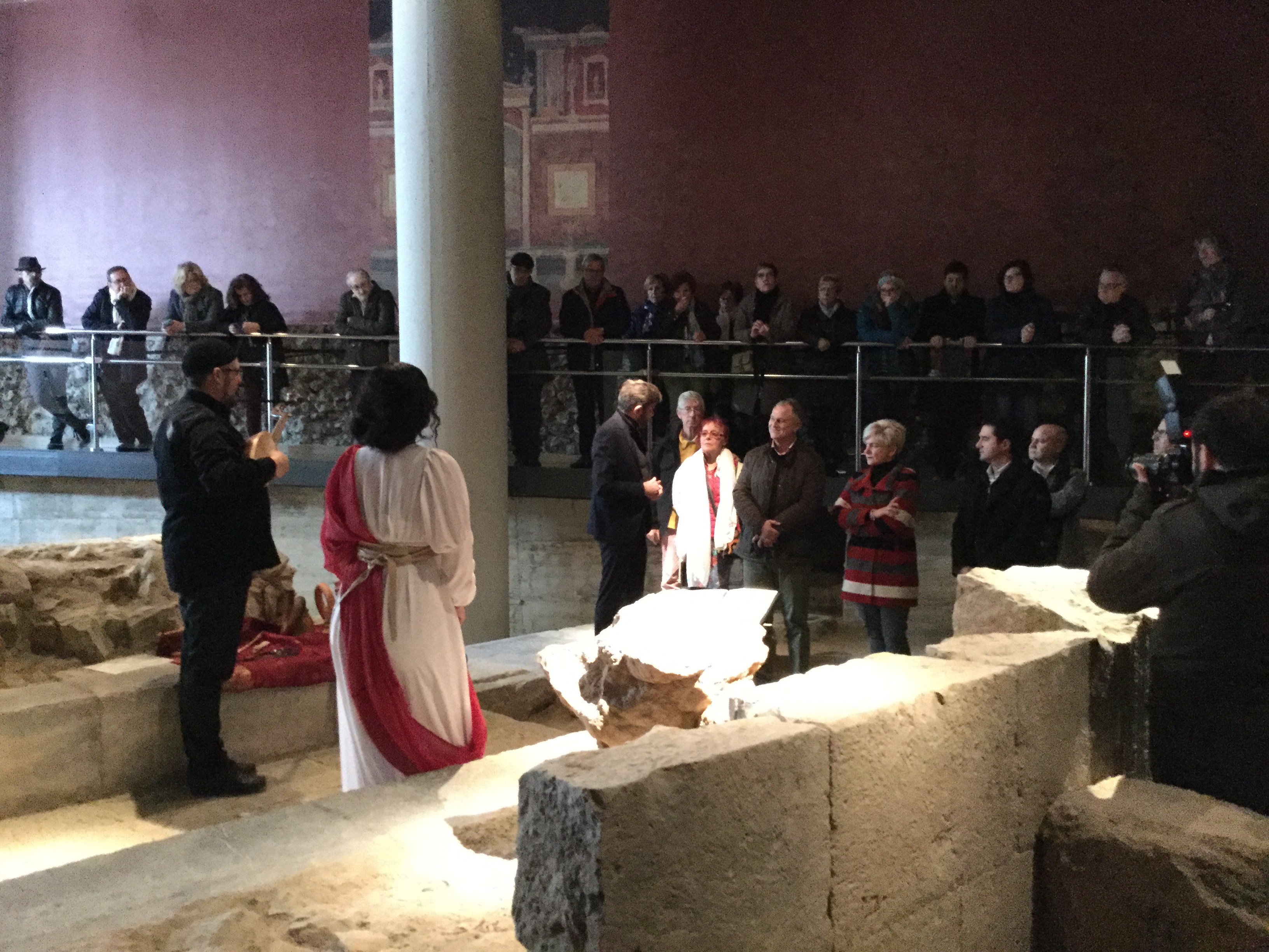 Música i lletra en els Mausoleus Romans de Llíria.