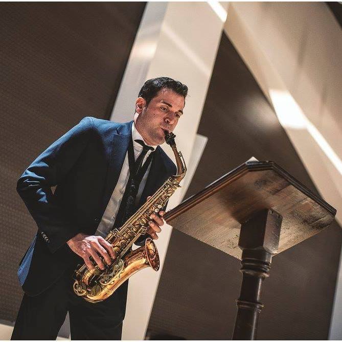 «La Artística» ha organizado un curso de saxofón.