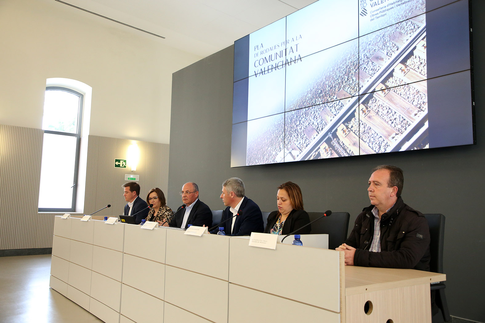 El director general de Obras Públicas, Transporte y Movilidad, Carlos Domingo, tras la reunión que ha mantenido con los dirigentes municipales.
