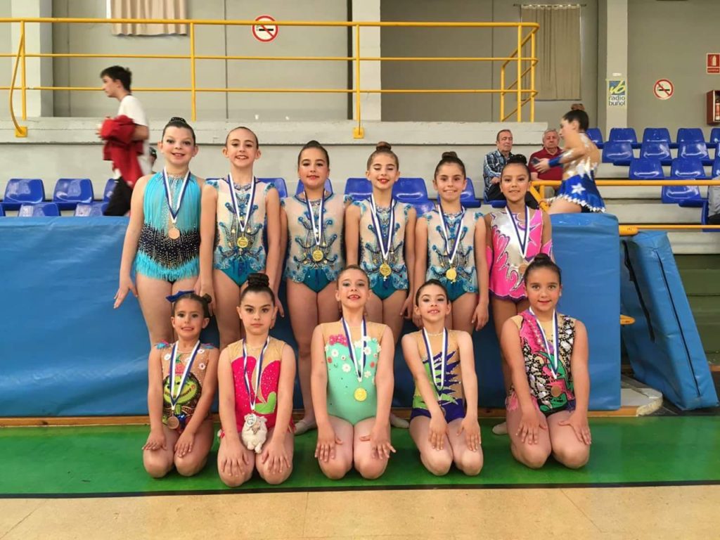 Las jóvenes deportistas del club de Gimnasia Rítmica de Buñol-Cheste-Turís.