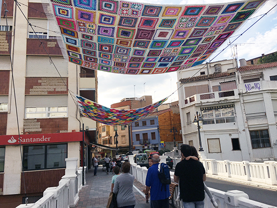 Vista del toldo del Puente de La República de Buñol.