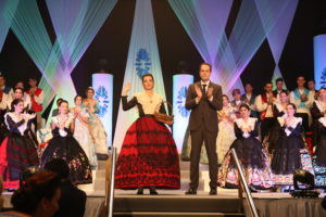 El pasado sábado, 29 de septiembre, el Teatro Liceo, con el aforo completo, acogió la esperada Presentación de la Reina de la XLV Fiesta de la Vendimia, Eva Pérez Vidal, y de su corte honor.