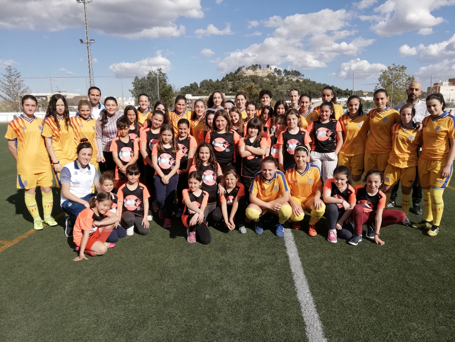 En la iniciativa han participado cerca de cincuenta niñas.