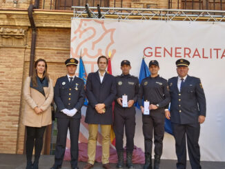 La Conselleria condecora a la Policía Local de Cheste.