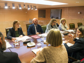 Gaspar se ha reunido con la consellera de Igualdad y Políticas Inclusivas, Mónica Oltra, en una mesa técnica en la que han participado las diputadas Pilar Sarrión, Empar Folgado, Eli García y Dolors Gimeno.