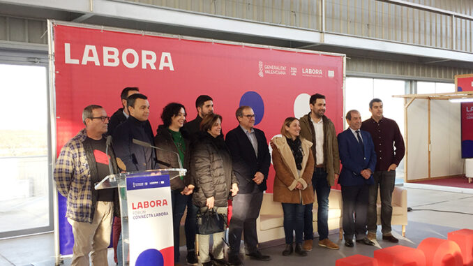 a Mancomunidad del Interior celebra su primer foro de empleo en la comarca con más de 700 asistentes y 11 empresas de la zona.
